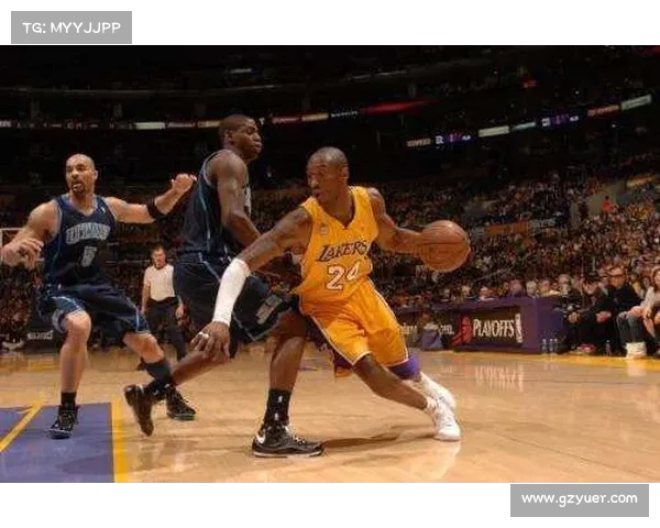 NBA突破上篮技巧解析:如何在高速对抗中完成高效得分 NBA突破上篮技巧解析:如何在高速对抗中完成高效得分
